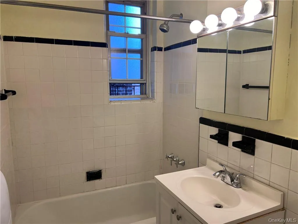 780 Bronx River Road, Yonkers, NY, 1 Room Rooms,1 BathroomBathrooms,Residential Lease,For Rent,Bronx River,0,1004912 780 Bronx River Road, Yonkers, NY, 1 Room Rooms,1 BathroomBathrooms,Residential Lease,For Rent,Bronx River,0,1004912