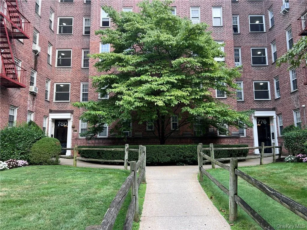 780 Bronx River Road, Yonkers, NY, 1 Room Rooms,1 BathroomBathrooms,Residential Lease,For Rent,Bronx River,0,1004912 780 Bronx River Road, Yonkers, NY, 1 Room Rooms,1 BathroomBathrooms,Residential Lease,For Rent,Bronx River,0,1004912