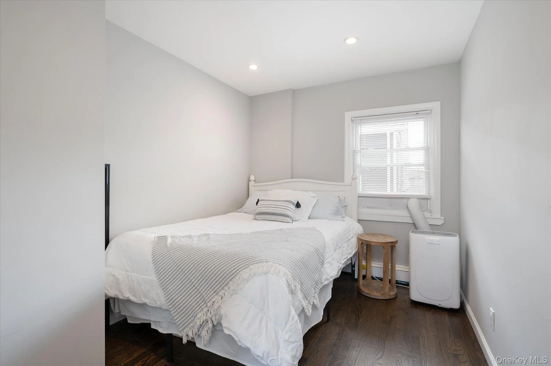 1735 Washington Avenue, Hempstead, NY, 3 Bedrooms Bedrooms, 8 Rooms Rooms,3 BathroomsBathrooms,Residential,For Rent,Washington,0,1004917 1735 Washington Avenue, Hempstead, NY, 3 Bedrooms Bedrooms, 8 Rooms Rooms,3 BathroomsBathrooms,Residential,For Rent,Washington,0,1004917