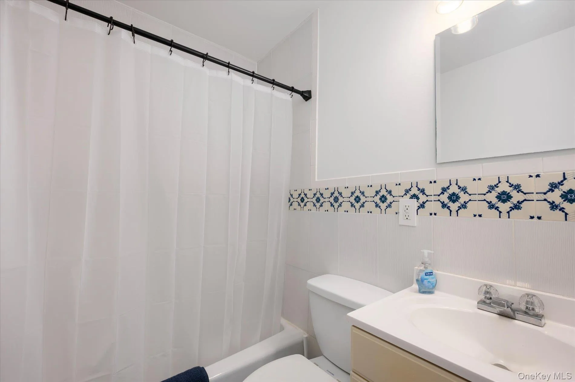 1735 Washington Avenue, Hempstead, NY, 3 Bedrooms Bedrooms, 8 Rooms Rooms,3 BathroomsBathrooms,Residential,For Rent,Washington,0,1004917 1735 Washington Avenue, Hempstead, NY, 3 Bedrooms Bedrooms, 8 Rooms Rooms,3 BathroomsBathrooms,Residential,For Rent,Washington,0,1004917