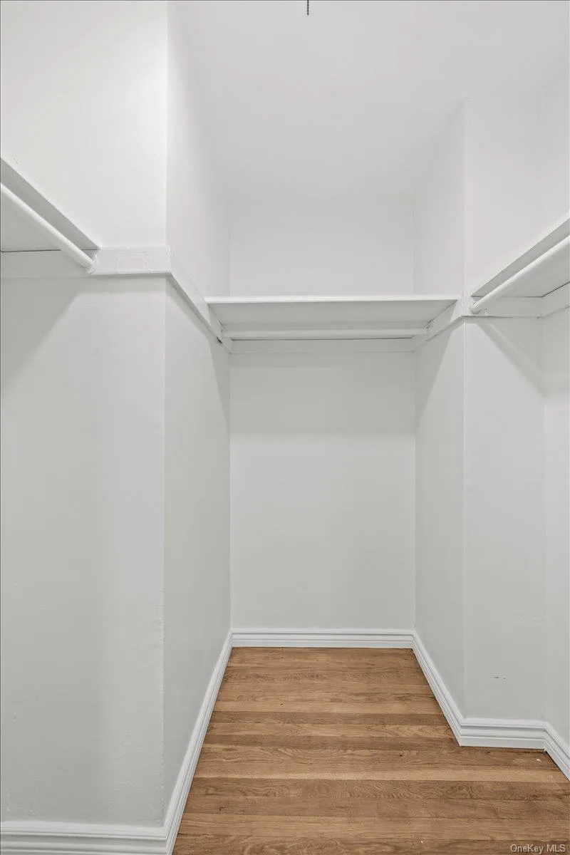 5425 Valles Avenue, New York, NY, 1 Bedroom Bedrooms, 4 Rooms Rooms,1 BathroomBathrooms,Residential,For Rent,Valles,0,1004927 5425 Valles Avenue, New York, NY, 1 Bedroom Bedrooms, 4 Rooms Rooms,1 BathroomBathrooms,Residential,For Rent,Valles,0,1004927