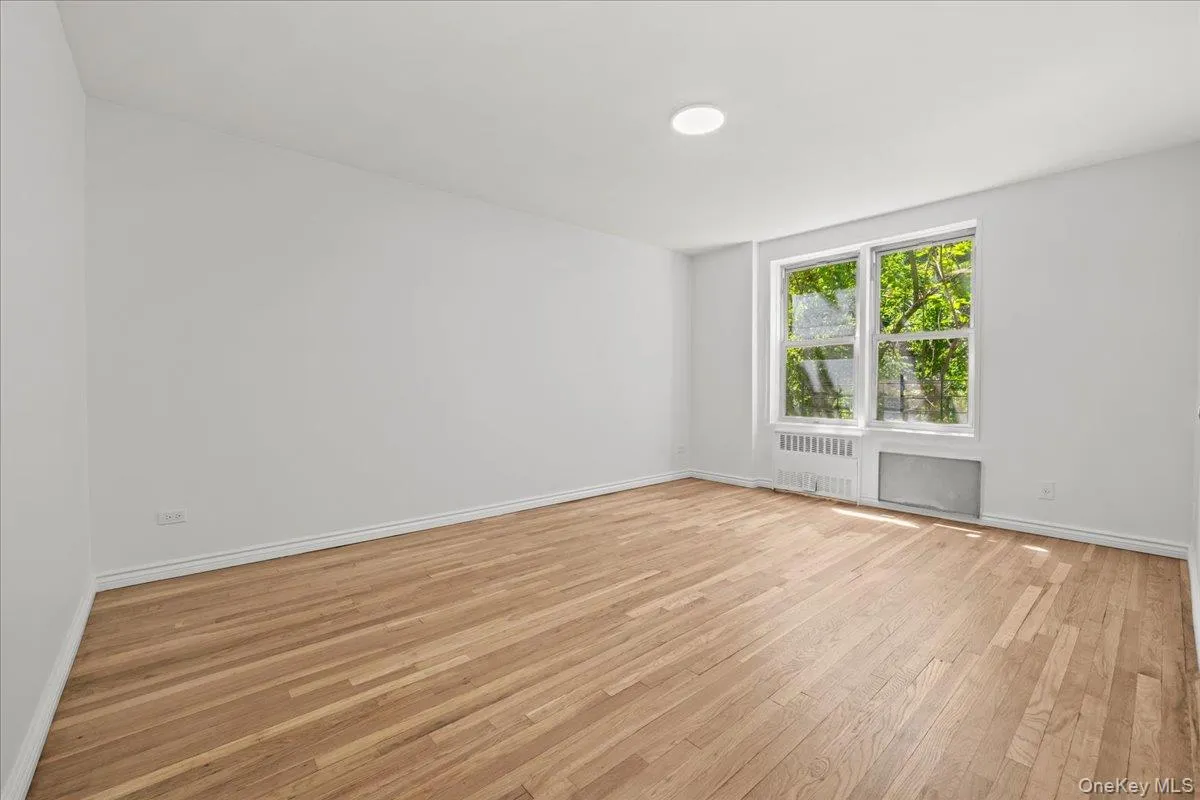5425 Valles Avenue, New York, NY, 1 Bedroom Bedrooms, 4 Rooms Rooms,1 BathroomBathrooms,Residential,For Rent,Valles,0,1004927 5425 Valles Avenue, New York, NY, 1 Bedroom Bedrooms, 4 Rooms Rooms,1 BathroomBathrooms,Residential,For Rent,Valles,0,1004927