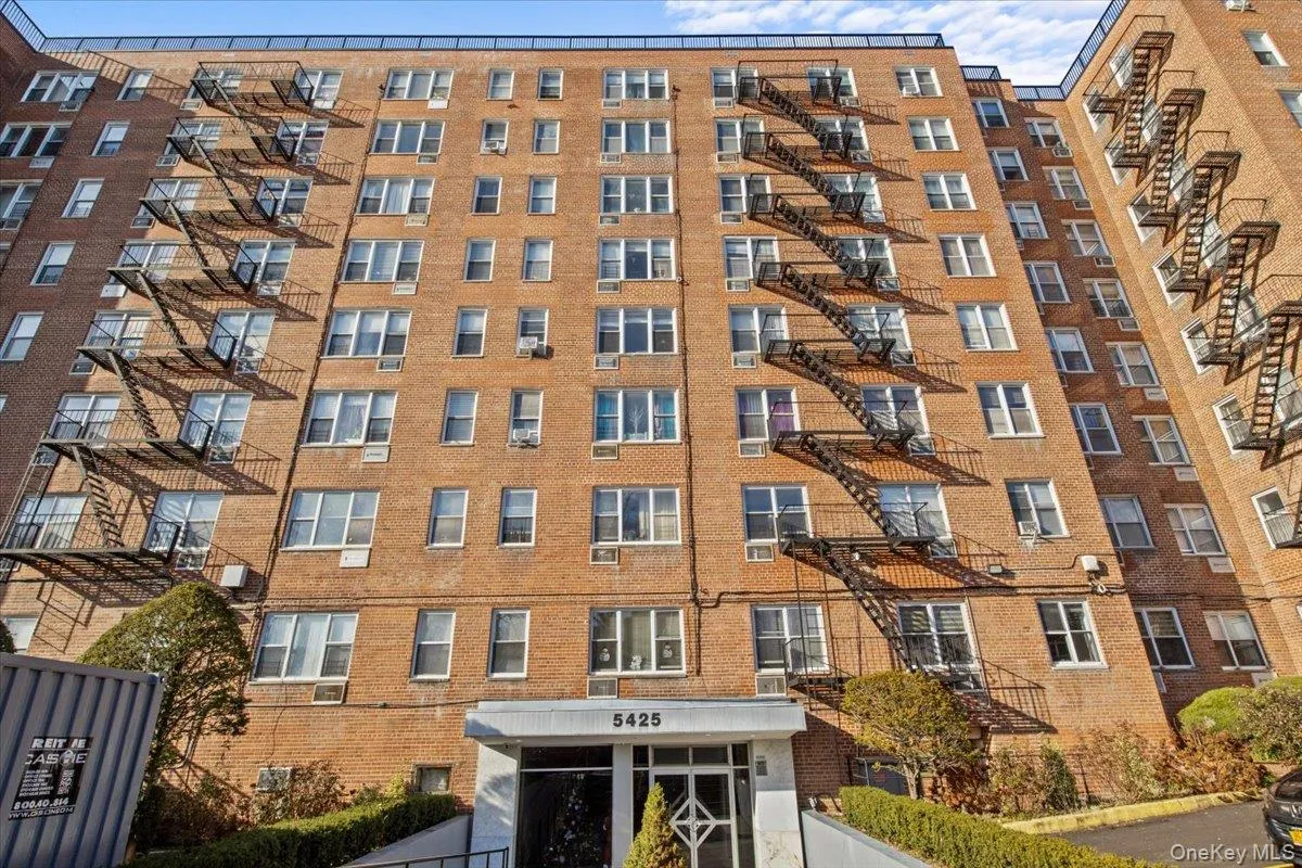 5425 Valles Avenue, New York, NY, 1 Bedroom Bedrooms, 4 Rooms Rooms,1 BathroomBathrooms,Residential,For Rent,Valles,0,1004927 5425 Valles Avenue, New York, NY, 1 Bedroom Bedrooms, 4 Rooms Rooms,1 BathroomBathrooms,Residential,For Rent,Valles,0,1004927