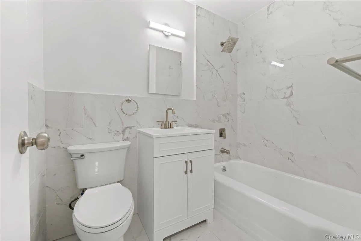 5425 Valles Avenue, New York, NY, 1 Bedroom Bedrooms, 4 Rooms Rooms,1 BathroomBathrooms,Residential,For Rent,Valles,0,1004927 5425 Valles Avenue, New York, NY, 1 Bedroom Bedrooms, 4 Rooms Rooms,1 BathroomBathrooms,Residential,For Rent,Valles,0,1004927