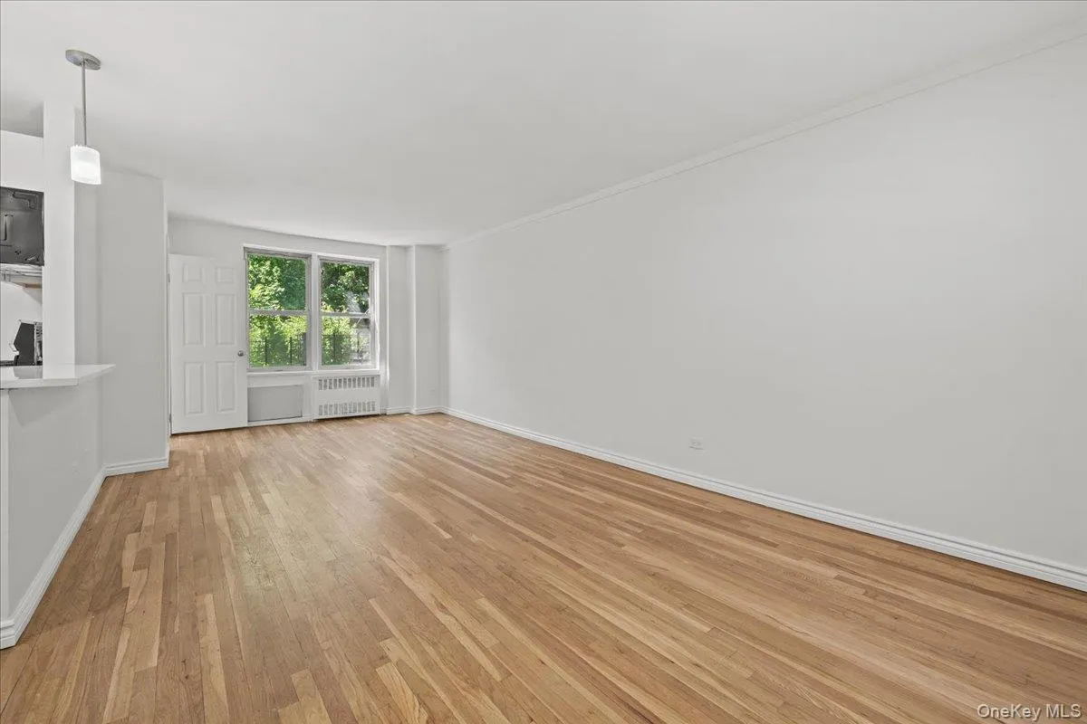 5425 Valles Avenue, New York, NY, 1 Bedroom Bedrooms, 4 Rooms Rooms,1 BathroomBathrooms,Residential,For Rent,Valles,0,1004927 5425 Valles Avenue, New York, NY, 1 Bedroom Bedrooms, 4 Rooms Rooms,1 BathroomBathrooms,Residential,For Rent,Valles,0,1004927