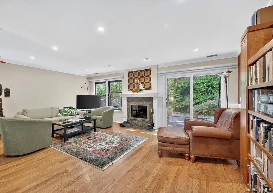 12 Hampton Way, Oyster Bay, NY, 3 Bedrooms Bedrooms, 6 Rooms Rooms,2 BathroomsBathrooms,Residential,For Rent,Hampton,0,1004934 12 Hampton Way, Oyster Bay, NY, 3 Bedrooms Bedrooms, 6 Rooms Rooms,2 BathroomsBathrooms,Residential,For Rent,Hampton,0,1004934