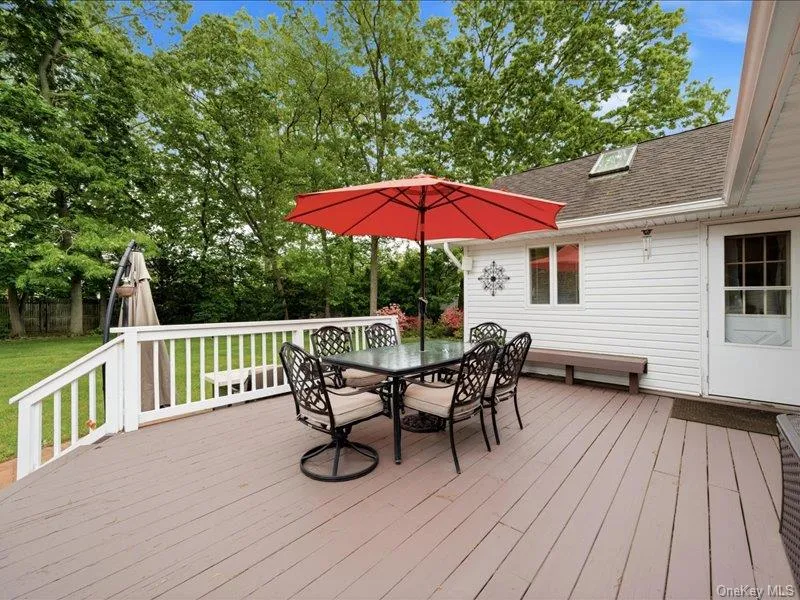 123 Meroke Lane, Islip, NY, 3 Bedrooms Bedrooms, 7 Rooms Rooms,2 BathroomsBathrooms,Residential,For Rent,Meroke,0,1004935 123 Meroke Lane, Islip, NY, 3 Bedrooms Bedrooms, 7 Rooms Rooms,2 BathroomsBathrooms,Residential,For Rent,Meroke,0,1004935