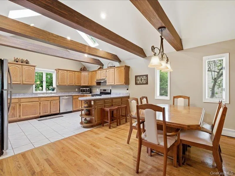 123 Meroke Lane, Islip, NY, 3 Bedrooms Bedrooms, 7 Rooms Rooms,2 BathroomsBathrooms,Residential,For Rent,Meroke,0,1004935 123 Meroke Lane, Islip, NY, 3 Bedrooms Bedrooms, 7 Rooms Rooms,2 BathroomsBathrooms,Residential,For Rent,Meroke,0,1004935