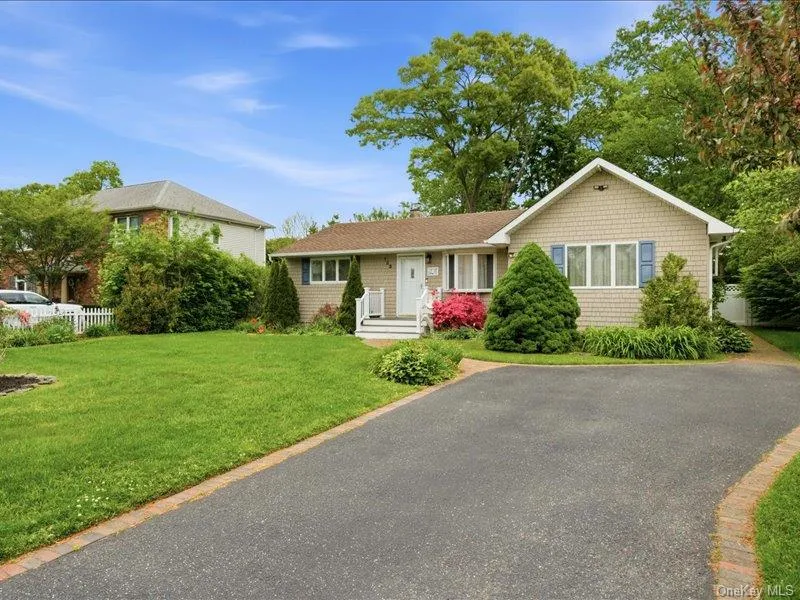 123 Meroke Lane, Islip, NY, 3 Bedrooms Bedrooms, 7 Rooms Rooms,2 BathroomsBathrooms,Residential,For Rent,Meroke,0,1004935 123 Meroke Lane, Islip, NY, 3 Bedrooms Bedrooms, 7 Rooms Rooms,2 BathroomsBathrooms,Residential,For Rent,Meroke,0,1004935