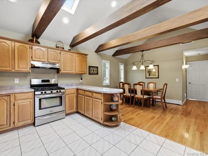 123 Meroke Lane, Islip, NY, 3 Bedrooms Bedrooms, 7 Rooms Rooms,2 BathroomsBathrooms,Residential,For Rent,Meroke,0,1004935 123 Meroke Lane, Islip, NY, 3 Bedrooms Bedrooms, 7 Rooms Rooms,2 BathroomsBathrooms,Residential,For Rent,Meroke,0,1004935