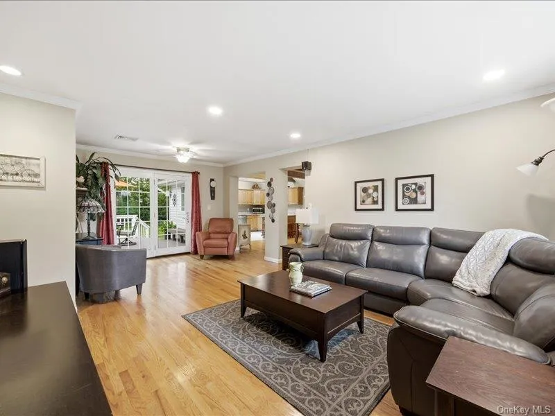 123 Meroke Lane, Islip, NY, 3 Bedrooms Bedrooms, 7 Rooms Rooms,2 BathroomsBathrooms,Residential,For Rent,Meroke,0,1004935 123 Meroke Lane, Islip, NY, 3 Bedrooms Bedrooms, 7 Rooms Rooms,2 BathroomsBathrooms,Residential,For Rent,Meroke,0,1004935