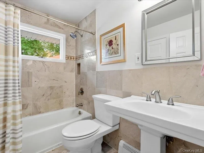 123 Meroke Lane, Islip, NY, 3 Bedrooms Bedrooms, 7 Rooms Rooms,2 BathroomsBathrooms,Residential,For Rent,Meroke,0,1004935 123 Meroke Lane, Islip, NY, 3 Bedrooms Bedrooms, 7 Rooms Rooms,2 BathroomsBathrooms,Residential,For Rent,Meroke,0,1004935