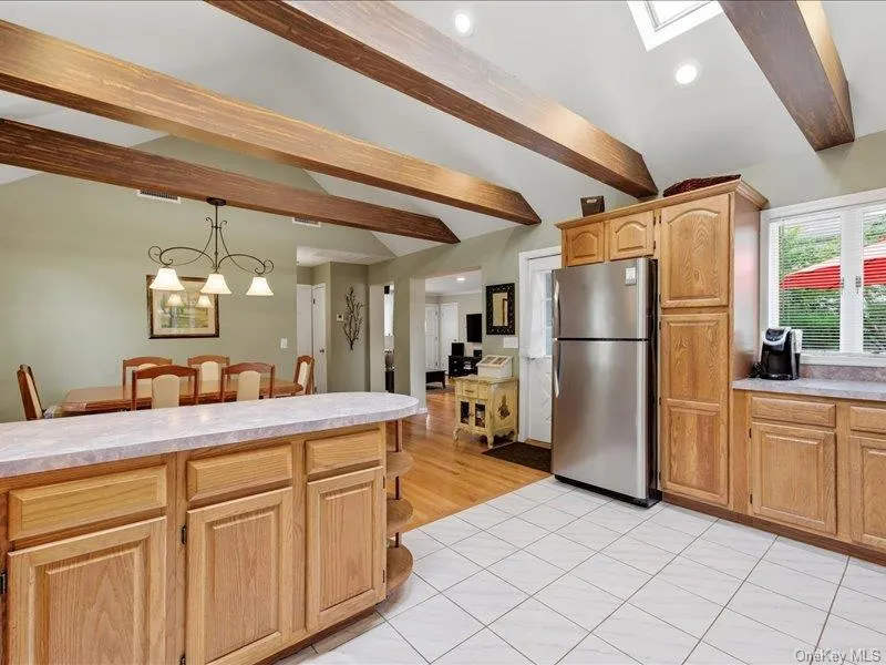 123 Meroke Lane, Islip, NY, 3 Bedrooms Bedrooms, 7 Rooms Rooms,2 BathroomsBathrooms,Residential,For Rent,Meroke,0,1004935 123 Meroke Lane, Islip, NY, 3 Bedrooms Bedrooms, 7 Rooms Rooms,2 BathroomsBathrooms,Residential,For Rent,Meroke,0,1004935