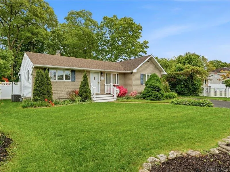 123 Meroke Lane, Islip, NY, 3 Bedrooms Bedrooms, 7 Rooms Rooms,2 BathroomsBathrooms,Residential,For Rent,Meroke,0,1004935 123 Meroke Lane, Islip, NY, 3 Bedrooms Bedrooms, 7 Rooms Rooms,2 BathroomsBathrooms,Residential,For Rent,Meroke,0,1004935