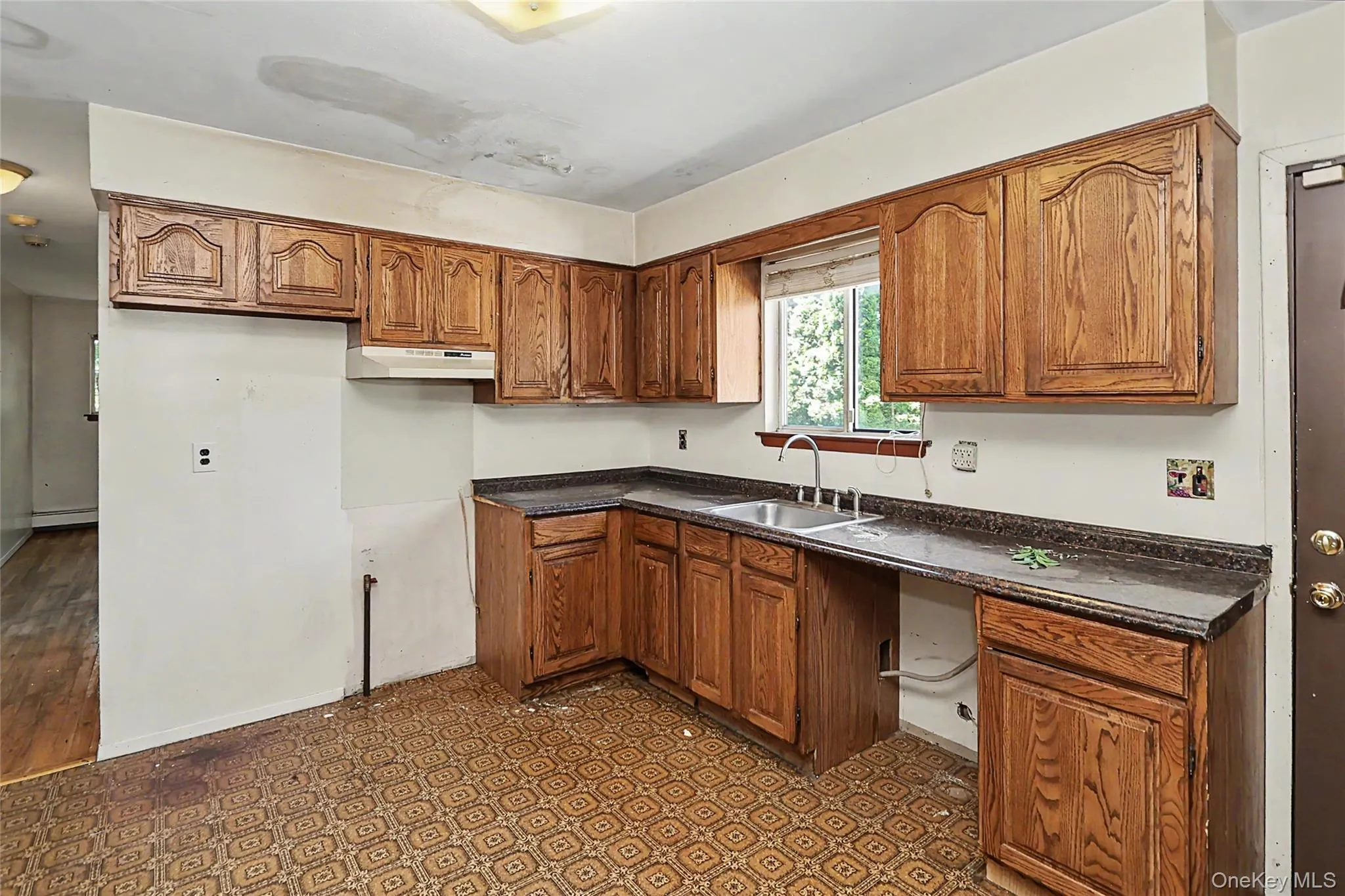 4 Patricia Court, Oyster Bay, NY, 5 Bedrooms Bedrooms, 11 Rooms Rooms,3 BathroomsBathrooms,Residential,For Rent,Patricia,0,1004936 4 Patricia Court, Oyster Bay, NY, 5 Bedrooms Bedrooms, 11 Rooms Rooms,3 BathroomsBathrooms,Residential,For Rent,Patricia,0,1004936