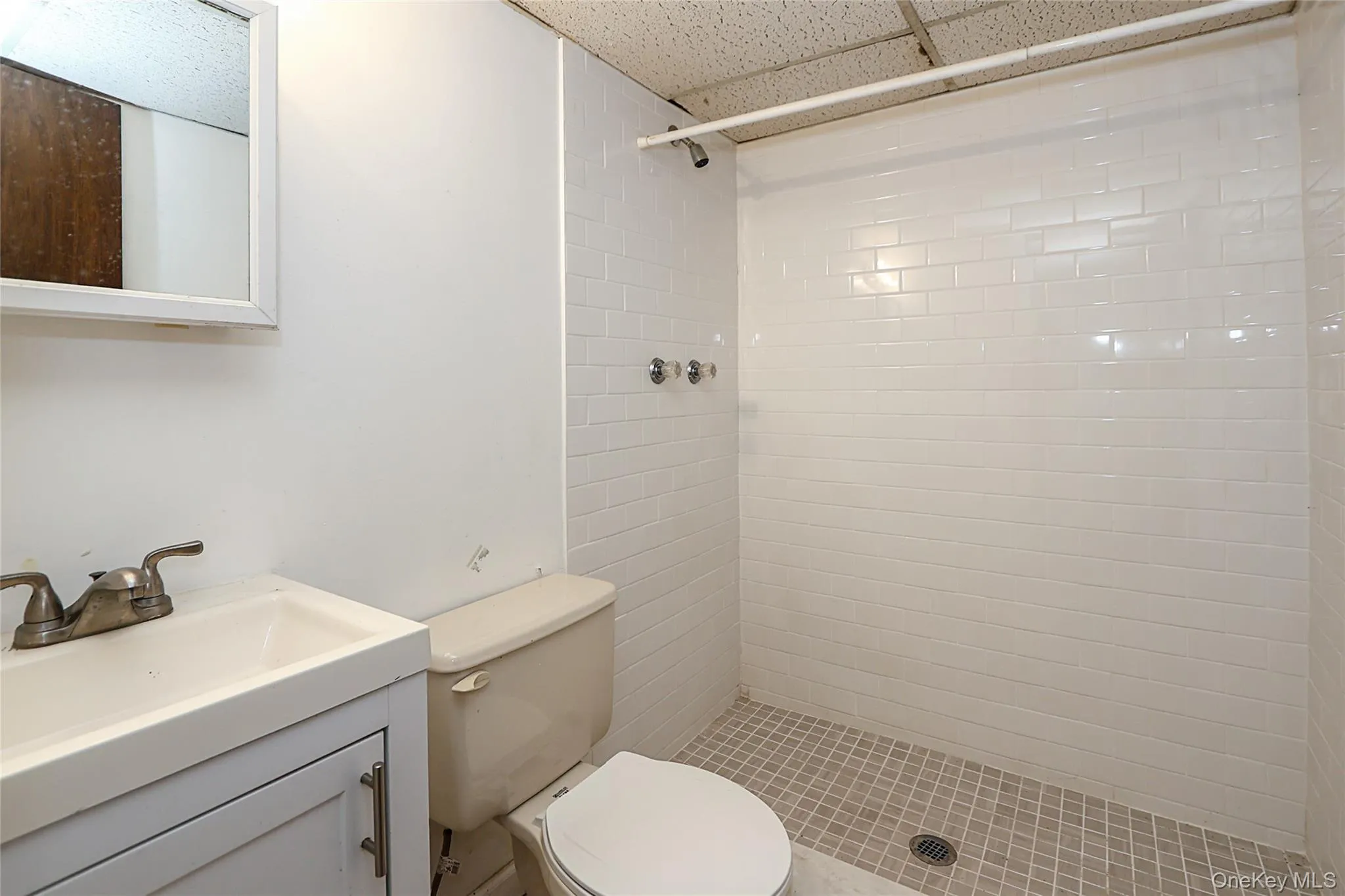 4 Patricia Court, Oyster Bay, NY, 5 Bedrooms Bedrooms, 11 Rooms Rooms,3 BathroomsBathrooms,Residential,For Rent,Patricia,0,1004936 4 Patricia Court, Oyster Bay, NY, 5 Bedrooms Bedrooms, 11 Rooms Rooms,3 BathroomsBathrooms,Residential,For Rent,Patricia,0,1004936