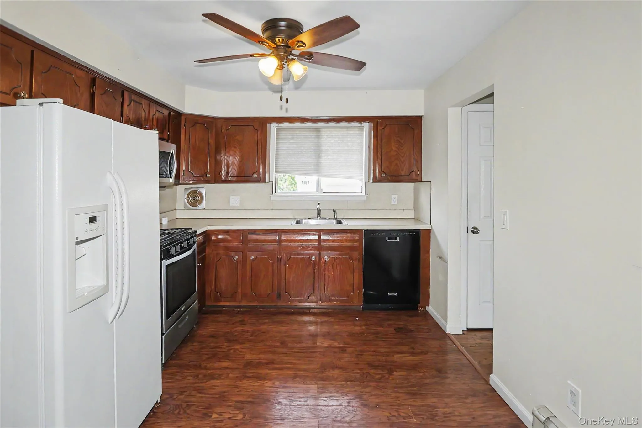 4 Patricia Court, Oyster Bay, NY, 5 Bedrooms Bedrooms, 11 Rooms Rooms,3 BathroomsBathrooms,Residential,For Rent,Patricia,0,1004936 4 Patricia Court, Oyster Bay, NY, 5 Bedrooms Bedrooms, 11 Rooms Rooms,3 BathroomsBathrooms,Residential,For Rent,Patricia,0,1004936