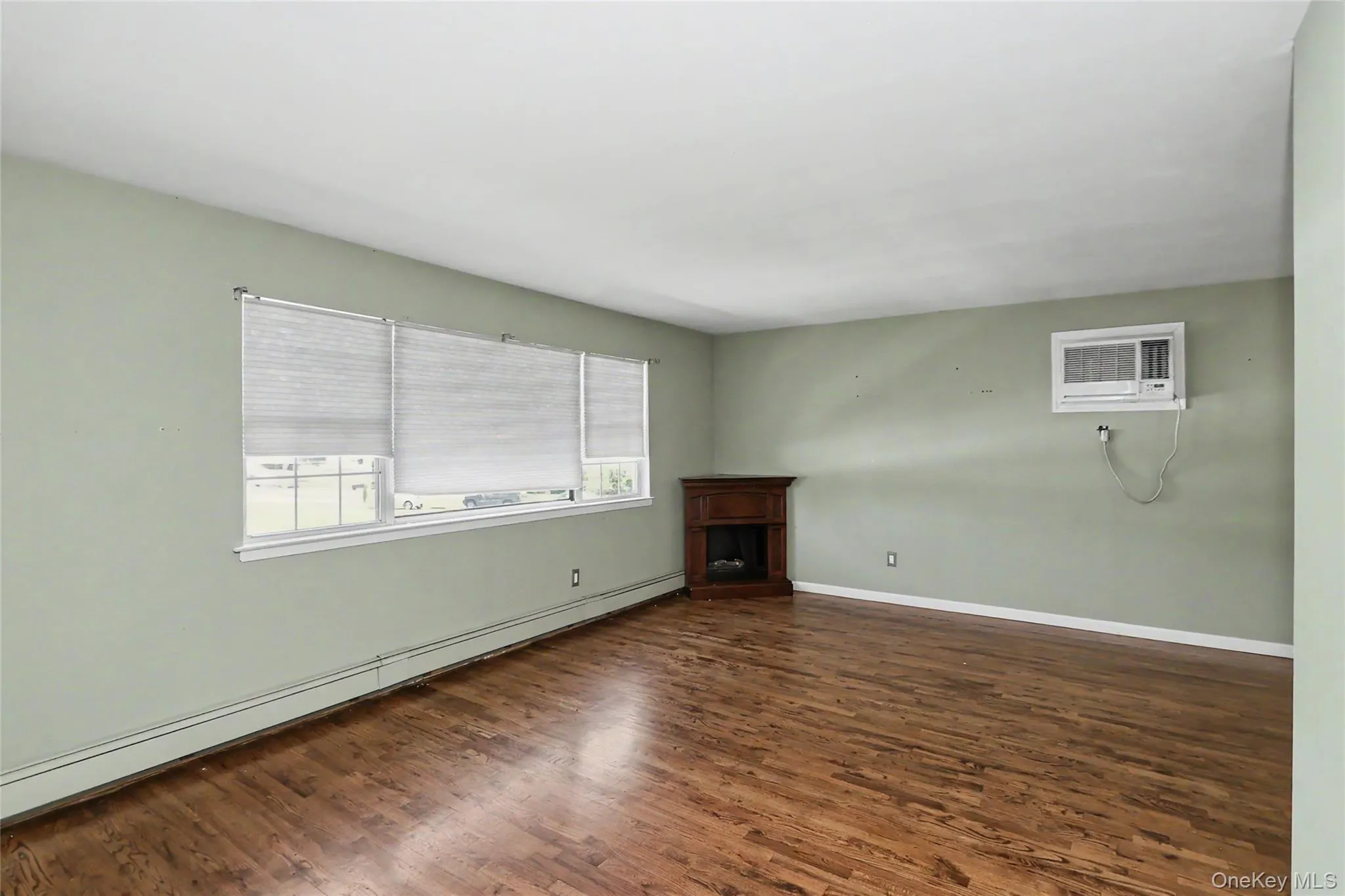 4 Patricia Court, Oyster Bay, NY, 5 Bedrooms Bedrooms, 11 Rooms Rooms,3 BathroomsBathrooms,Residential,For Rent,Patricia,0,1004936 4 Patricia Court, Oyster Bay, NY, 5 Bedrooms Bedrooms, 11 Rooms Rooms,3 BathroomsBathrooms,Residential,For Rent,Patricia,0,1004936