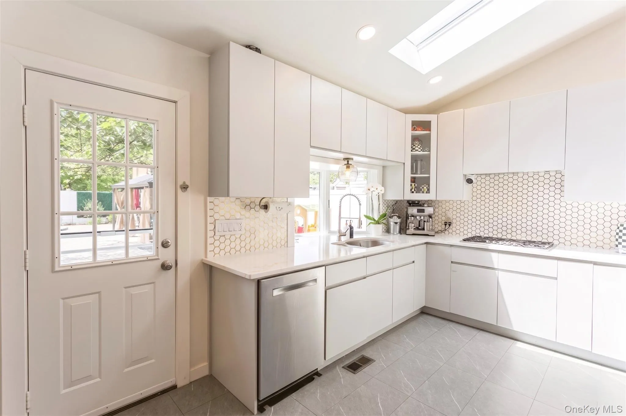 1566 Pebble Lane, Hempstead, NY, 4 Bedrooms Bedrooms, 8 Rooms Rooms,3 BathroomsBathrooms,Residential,For Rent,Pebble,0,1004939 1566 Pebble Lane, Hempstead, NY, 4 Bedrooms Bedrooms, 8 Rooms Rooms,3 BathroomsBathrooms,Residential,For Rent,Pebble,0,1004939