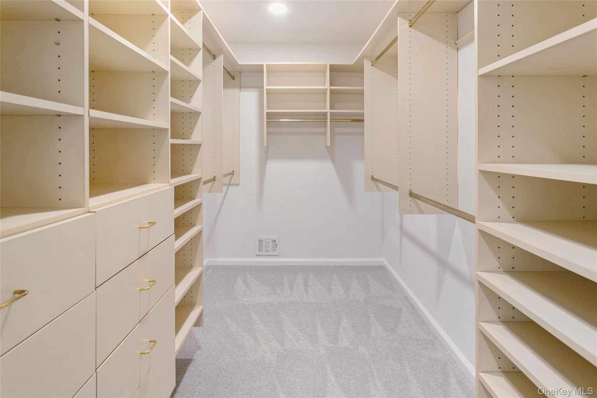 1566 Pebble Lane, Hempstead, NY, 4 Bedrooms Bedrooms, 8 Rooms Rooms,3 BathroomsBathrooms,Residential,For Rent,Pebble,0,1004939 1566 Pebble Lane, Hempstead, NY, 4 Bedrooms Bedrooms, 8 Rooms Rooms,3 BathroomsBathrooms,Residential,For Rent,Pebble,0,1004939