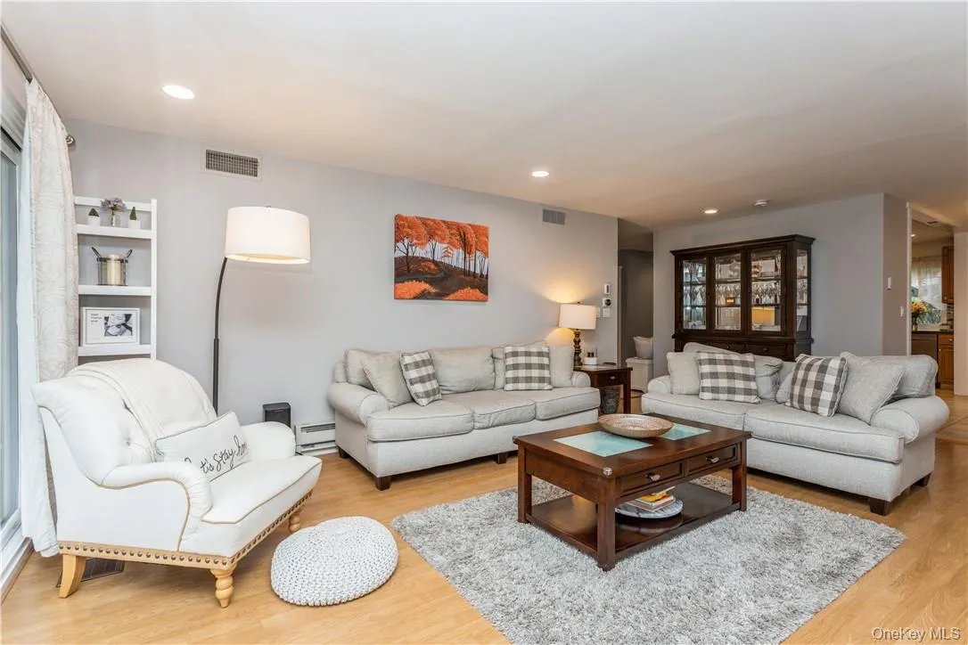 33 Heritage Hills, Somers, NY, 2 Bedrooms Bedrooms, 6 Rooms Rooms,2 BathroomsBathrooms,Residential,For Rent,Heritage,0,1004942 33 Heritage Hills, Somers, NY, 2 Bedrooms Bedrooms, 6 Rooms Rooms,2 BathroomsBathrooms,Residential,For Rent,Heritage,0,1004942