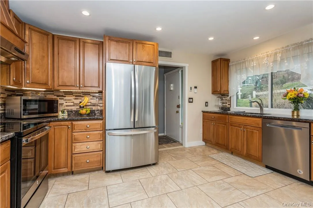 33 Heritage Hills, Somers, NY, 2 Bedrooms Bedrooms, 6 Rooms Rooms,2 BathroomsBathrooms,Residential,For Rent,Heritage,0,1004942 33 Heritage Hills, Somers, NY, 2 Bedrooms Bedrooms, 6 Rooms Rooms,2 BathroomsBathrooms,Residential,For Rent,Heritage,0,1004942