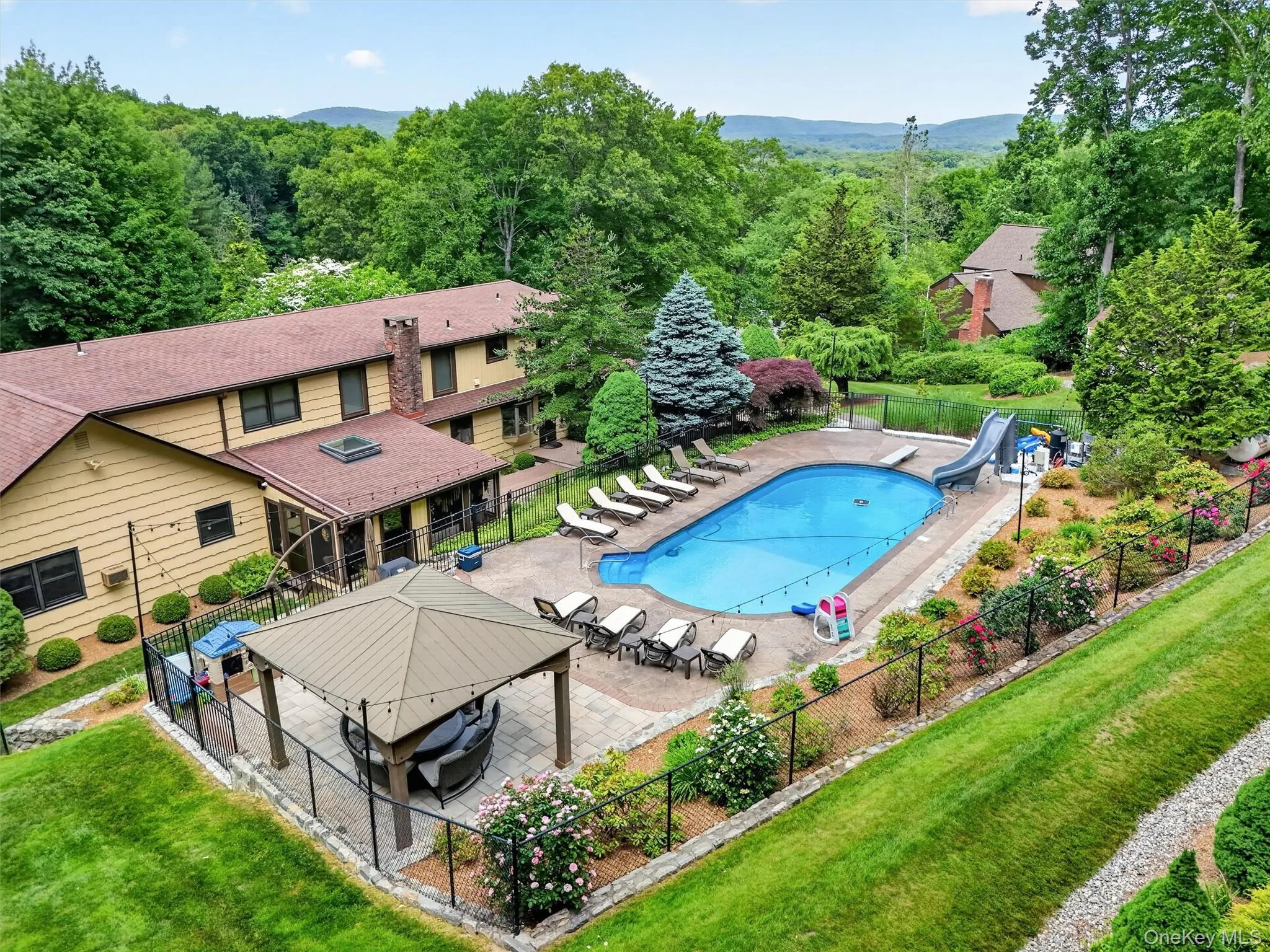 40 Farrell Drive, Southeast, NY, 4 Bedrooms Bedrooms, 16 Rooms Rooms,3 BathroomsBathrooms,Residential,For Rent,Farrell,0,1004945 40 Farrell Drive, Southeast, NY, 4 Bedrooms Bedrooms, 16 Rooms Rooms,3 BathroomsBathrooms,Residential,For Rent,Farrell,0,1004945