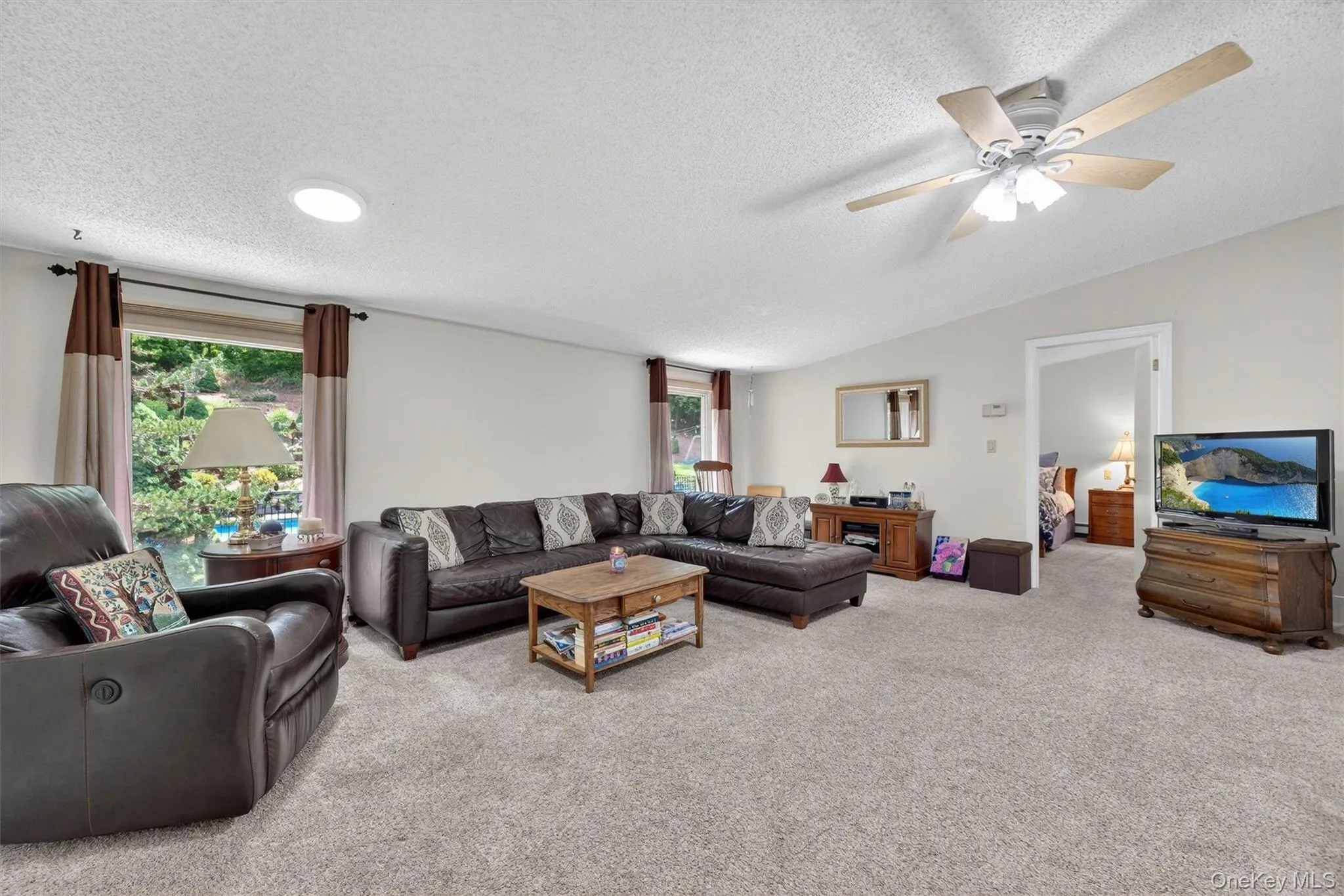 Bonus room/den in the upstairs guest space. Bonus room/den in the upstairs guest space.