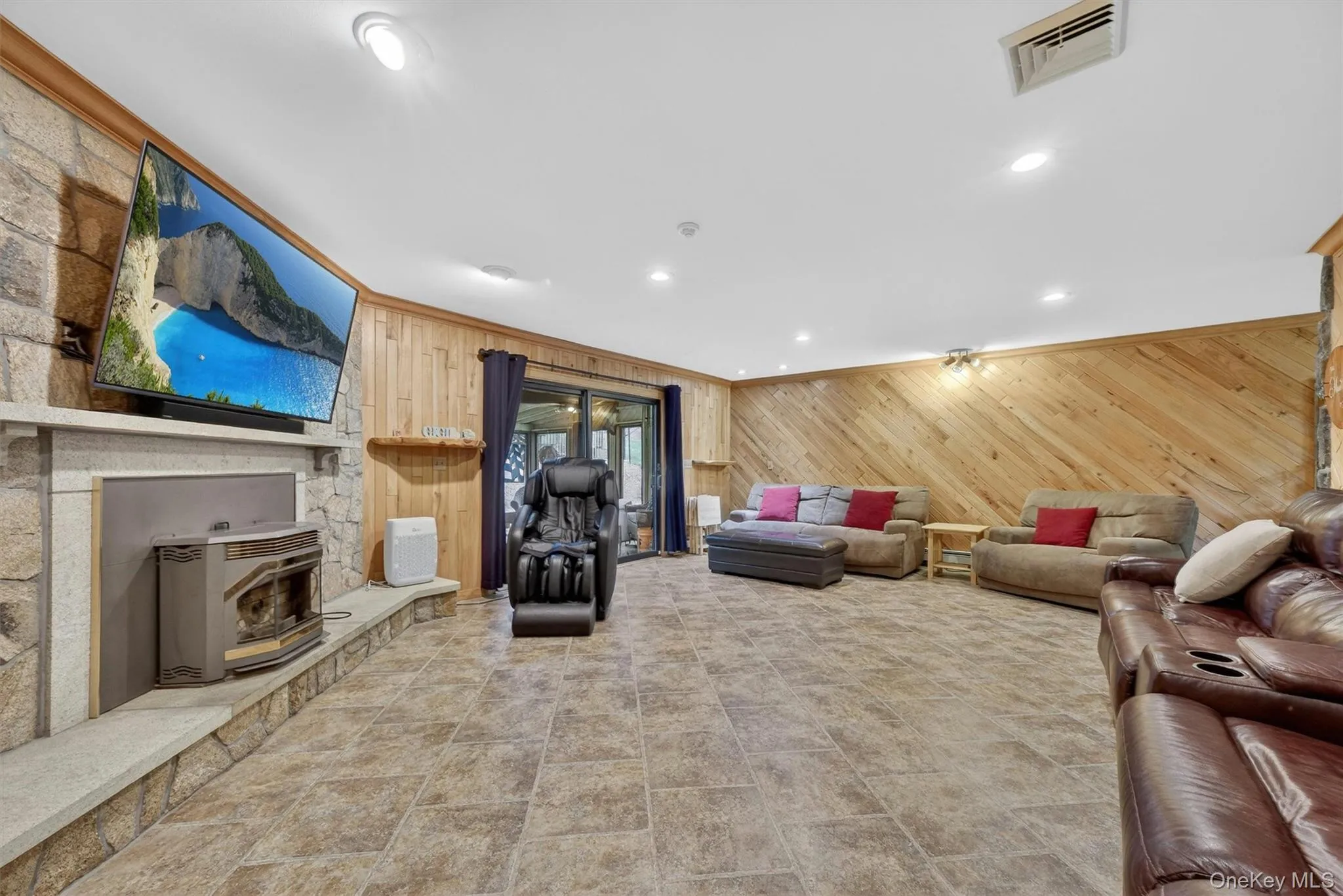40 Farrell Drive, Southeast, NY, 4 Bedrooms Bedrooms, 16 Rooms Rooms,3 BathroomsBathrooms,Residential,For Rent,Farrell,0,1004945 40 Farrell Drive, Southeast, NY, 4 Bedrooms Bedrooms, 16 Rooms Rooms,3 BathroomsBathrooms,Residential,For Rent,Farrell,0,1004945