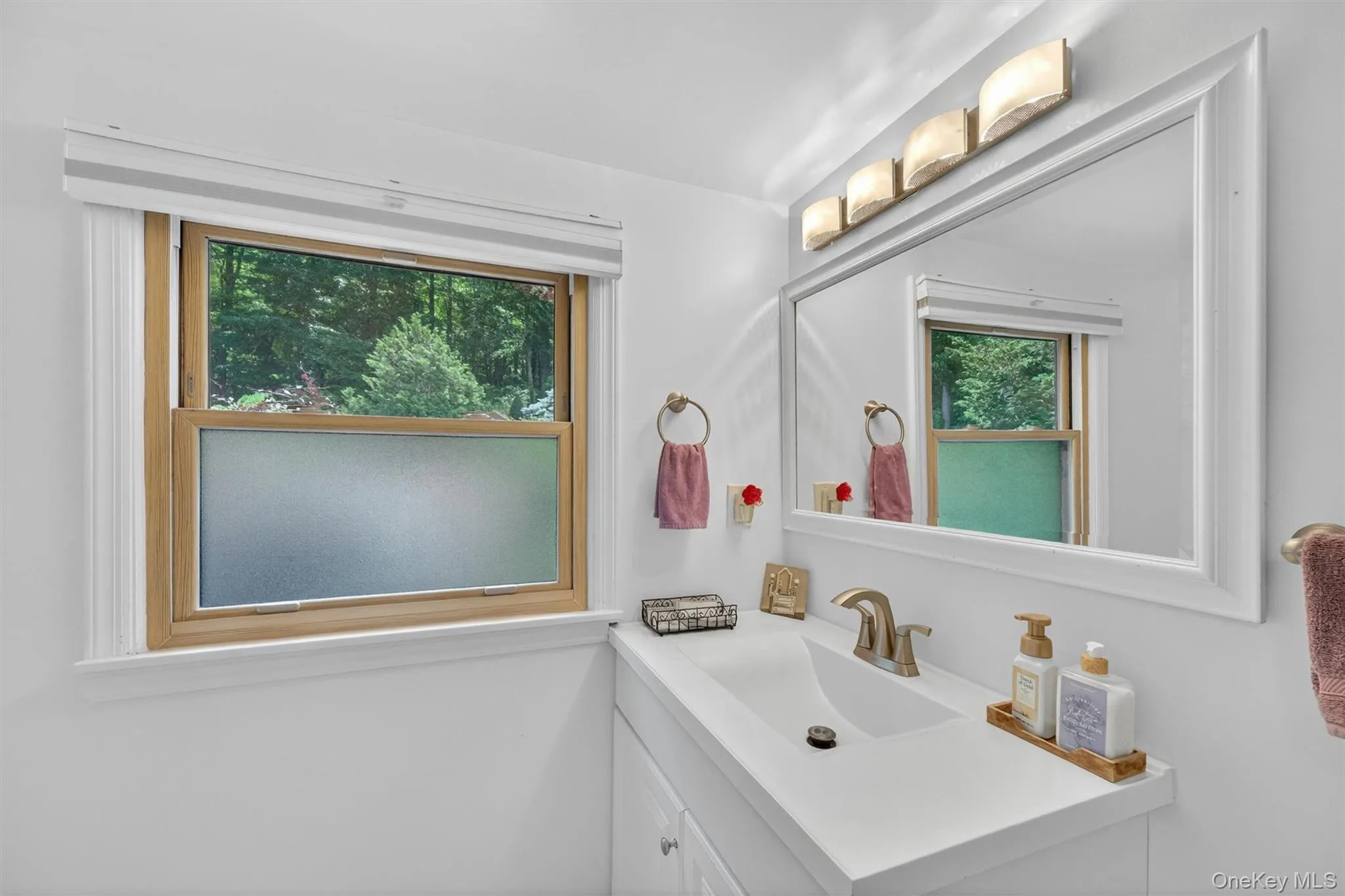 40 Farrell Drive, Southeast, NY, 4 Bedrooms Bedrooms, 16 Rooms Rooms,3 BathroomsBathrooms,Residential,For Rent,Farrell,0,1004945 40 Farrell Drive, Southeast, NY, 4 Bedrooms Bedrooms, 16 Rooms Rooms,3 BathroomsBathrooms,Residential,For Rent,Farrell,0,1004945