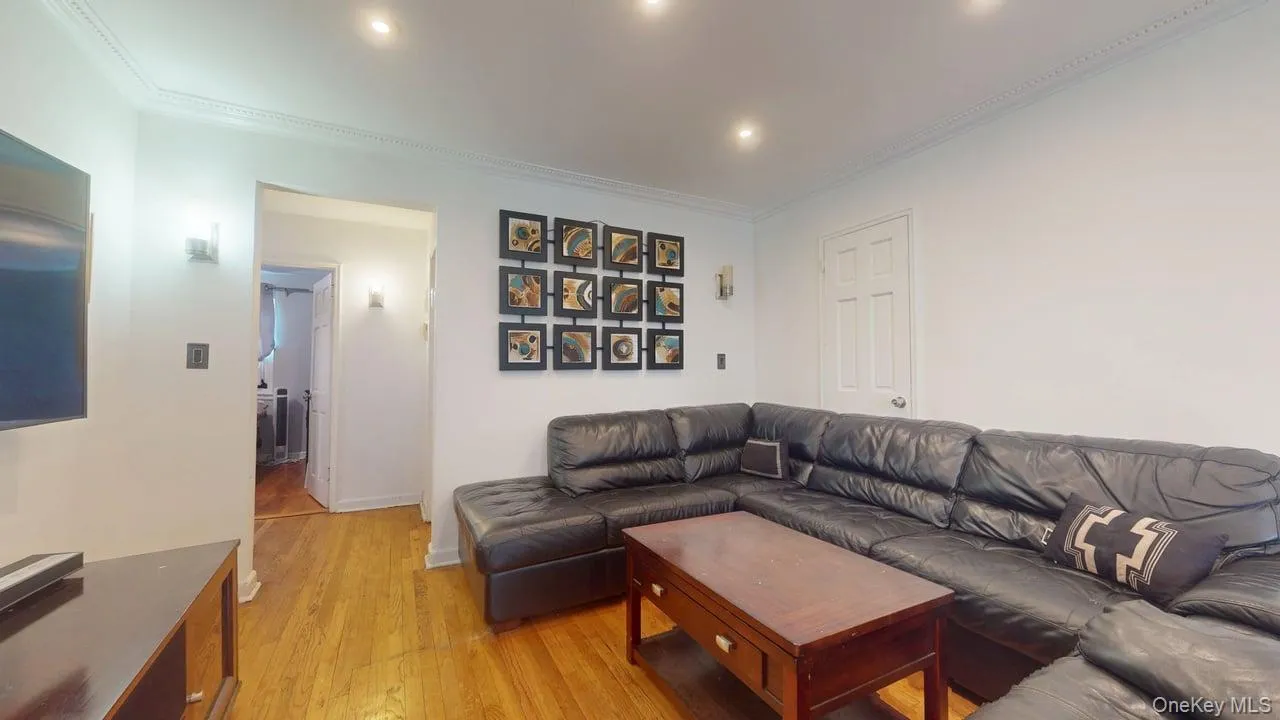150-28 Jewel Avenue, New York, NY, 2 Bedrooms Bedrooms, 4 Rooms Rooms,1 BathroomBathrooms,Residential,For Rent,Jewel,0,1004952 150-28 Jewel Avenue, New York, NY, 2 Bedrooms Bedrooms, 4 Rooms Rooms,1 BathroomBathrooms,Residential,For Rent,Jewel,0,1004952