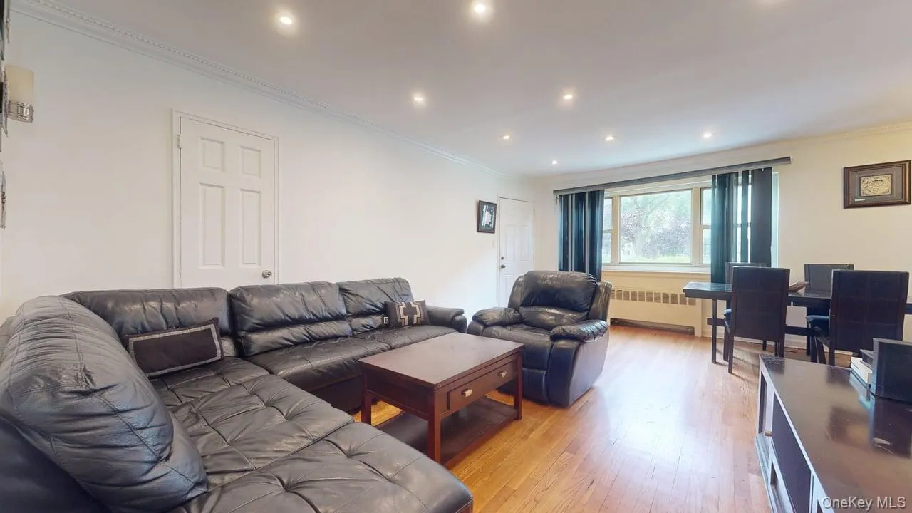 150-28 Jewel Avenue, New York, NY, 2 Bedrooms Bedrooms, 4 Rooms Rooms,1 BathroomBathrooms,Residential,For Rent,Jewel,0,1004952 150-28 Jewel Avenue, New York, NY, 2 Bedrooms Bedrooms, 4 Rooms Rooms,1 BathroomBathrooms,Residential,For Rent,Jewel,0,1004952