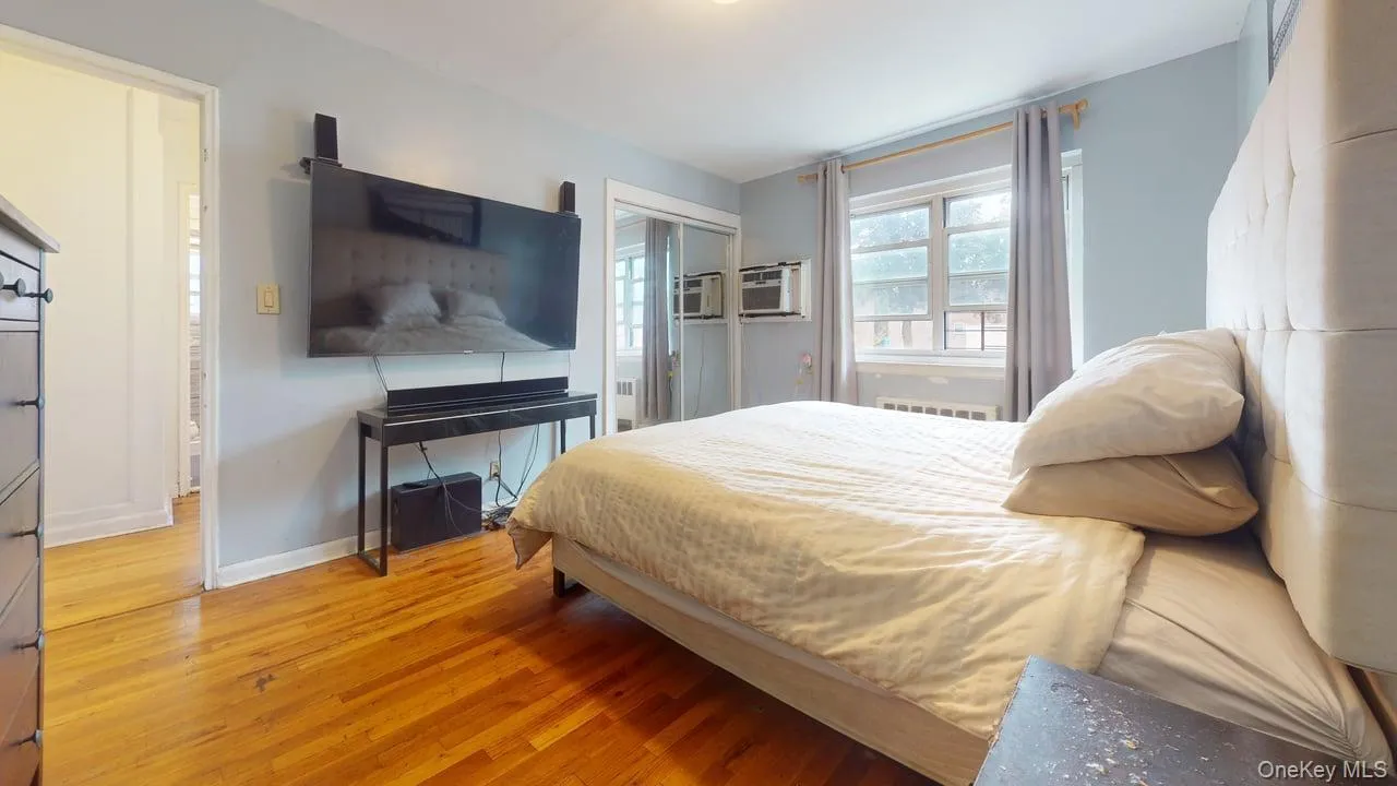 150-28 Jewel Avenue, New York, NY, 2 Bedrooms Bedrooms, 4 Rooms Rooms,1 BathroomBathrooms,Residential,For Rent,Jewel,0,1004952 150-28 Jewel Avenue, New York, NY, 2 Bedrooms Bedrooms, 4 Rooms Rooms,1 BathroomBathrooms,Residential,For Rent,Jewel,0,1004952