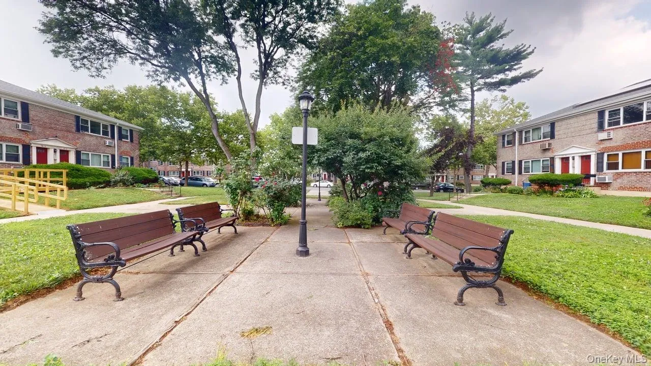 150-28 Jewel Avenue, New York, NY, 2 Bedrooms Bedrooms, 4 Rooms Rooms,1 BathroomBathrooms,Residential,For Rent,Jewel,0,1004952 150-28 Jewel Avenue, New York, NY, 2 Bedrooms Bedrooms, 4 Rooms Rooms,1 BathroomBathrooms,Residential,For Rent,Jewel,0,1004952