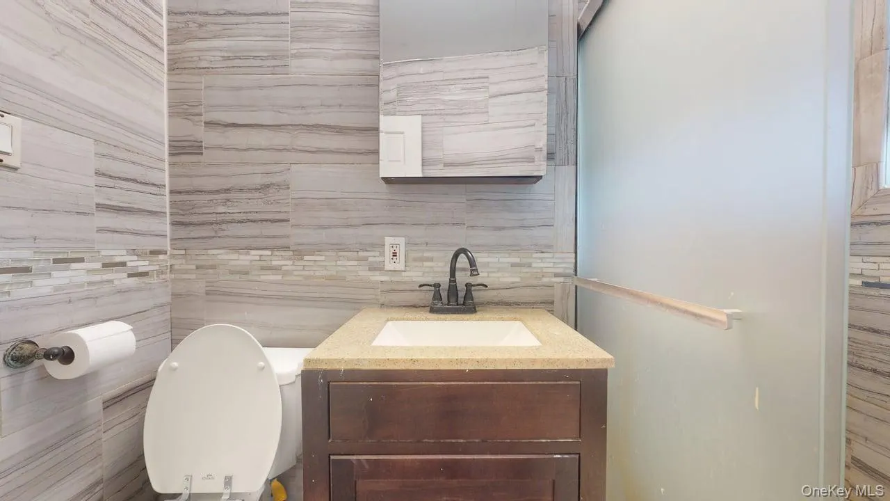 150-28 Jewel Avenue, New York, NY, 2 Bedrooms Bedrooms, 4 Rooms Rooms,1 BathroomBathrooms,Residential,For Rent,Jewel,0,1004952 150-28 Jewel Avenue, New York, NY, 2 Bedrooms Bedrooms, 4 Rooms Rooms,1 BathroomBathrooms,Residential,For Rent,Jewel,0,1004952