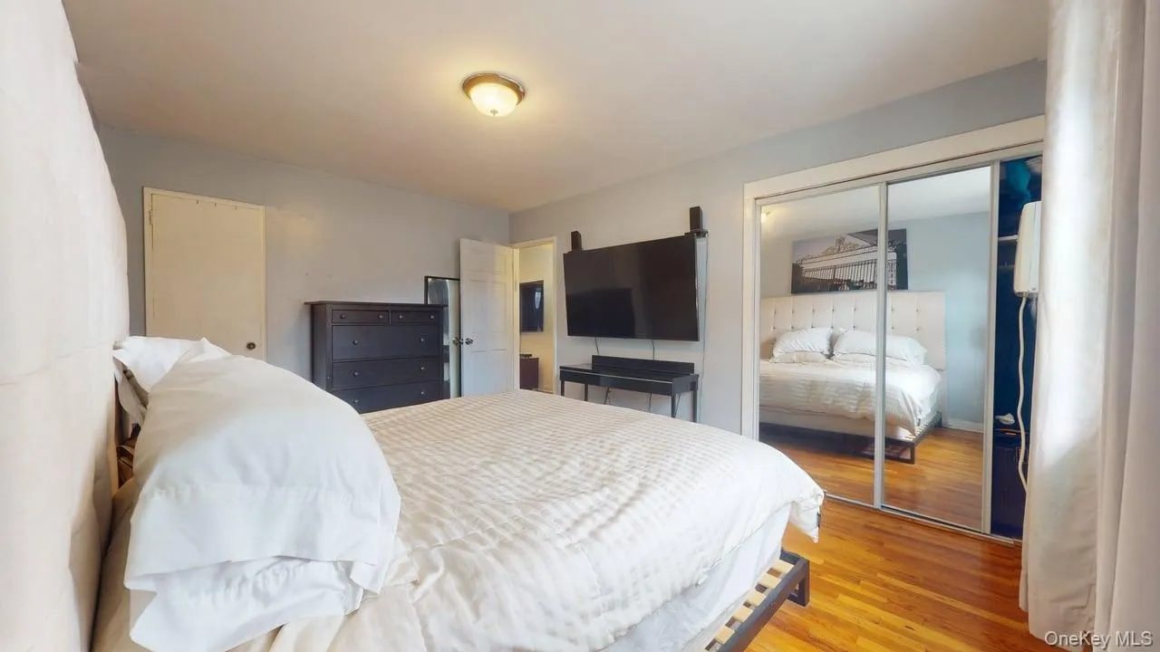150-28 Jewel Avenue, New York, NY, 2 Bedrooms Bedrooms, 4 Rooms Rooms,1 BathroomBathrooms,Residential,For Rent,Jewel,0,1004952 150-28 Jewel Avenue, New York, NY, 2 Bedrooms Bedrooms, 4 Rooms Rooms,1 BathroomBathrooms,Residential,For Rent,Jewel,0,1004952