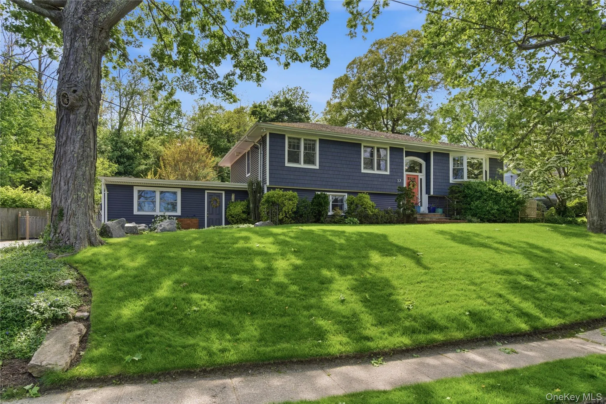37 Mc Kay Road, Huntington, NY, 4 Bedrooms Bedrooms, 9 Rooms Rooms,3 BathroomsBathrooms,Residential,For Rent,Mc Kay,0,1004953 37 Mc Kay Road, Huntington, NY, 4 Bedrooms Bedrooms, 9 Rooms Rooms,3 BathroomsBathrooms,Residential,For Rent,Mc Kay,0,1004953