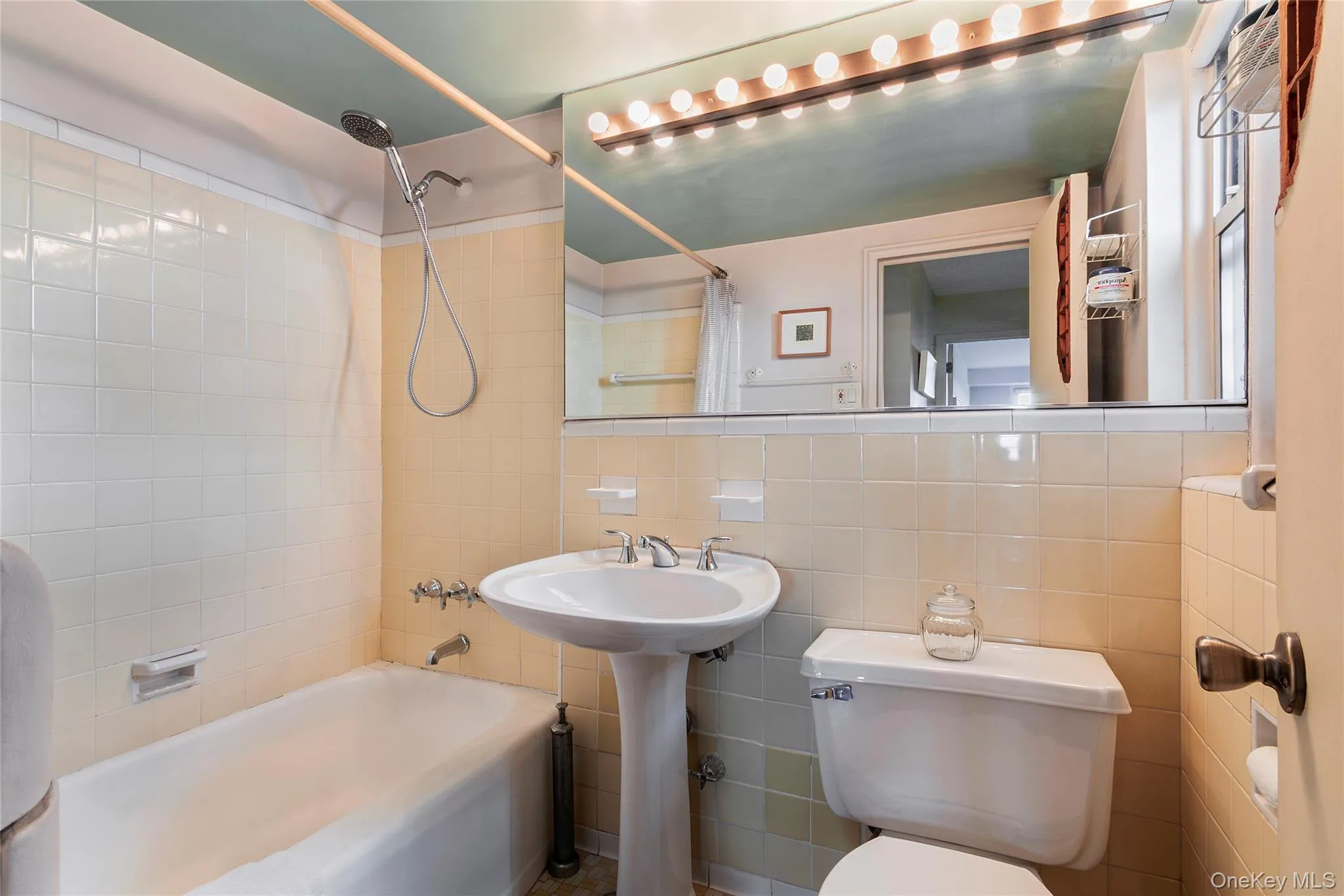 4525 Henry Hudson Parkway, New York, NY, 3 Bedrooms Bedrooms, 6 Rooms Rooms,2 BathroomsBathrooms,Residential,For Rent,Henry Hudson,0,1004954 4525 Henry Hudson Parkway, New York, NY, 3 Bedrooms Bedrooms, 6 Rooms Rooms,2 BathroomsBathrooms,Residential,For Rent,Henry Hudson,0,1004954