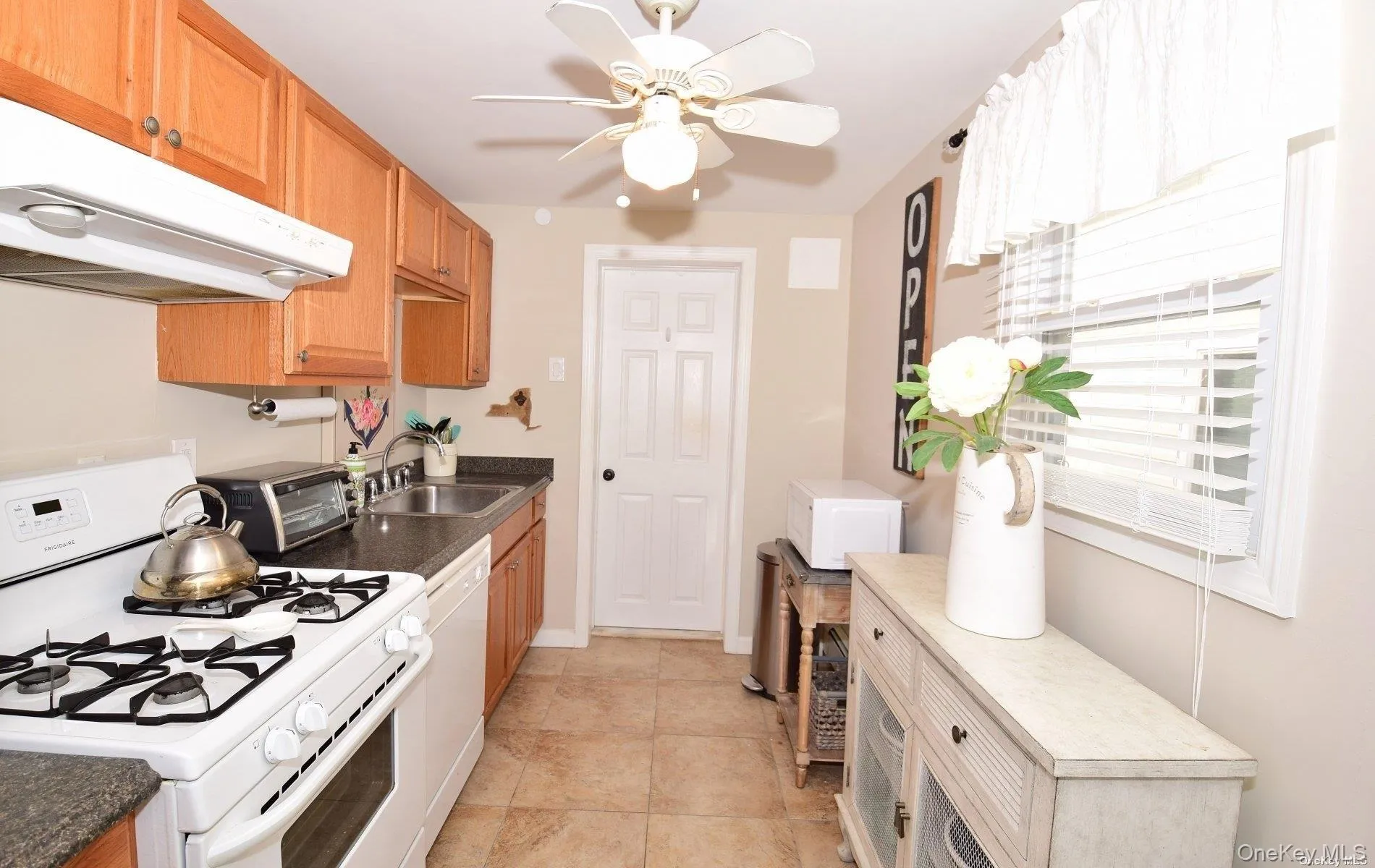 73 Nebraska Street, Long Beach, NY, 3 Bedrooms Bedrooms, 6 Rooms Rooms,1 BathroomBathrooms,Residential Lease,For Rent,Nebraska,0,1004956 73 Nebraska Street, Long Beach, NY, 3 Bedrooms Bedrooms, 6 Rooms Rooms,1 BathroomBathrooms,Residential Lease,For Rent,Nebraska,0,1004956