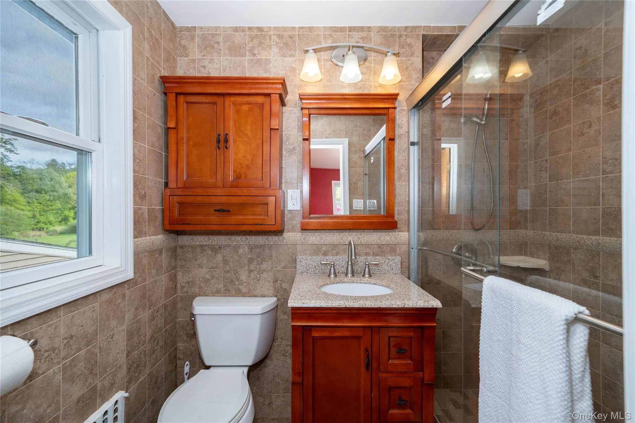 En-suite bath En-suite bath