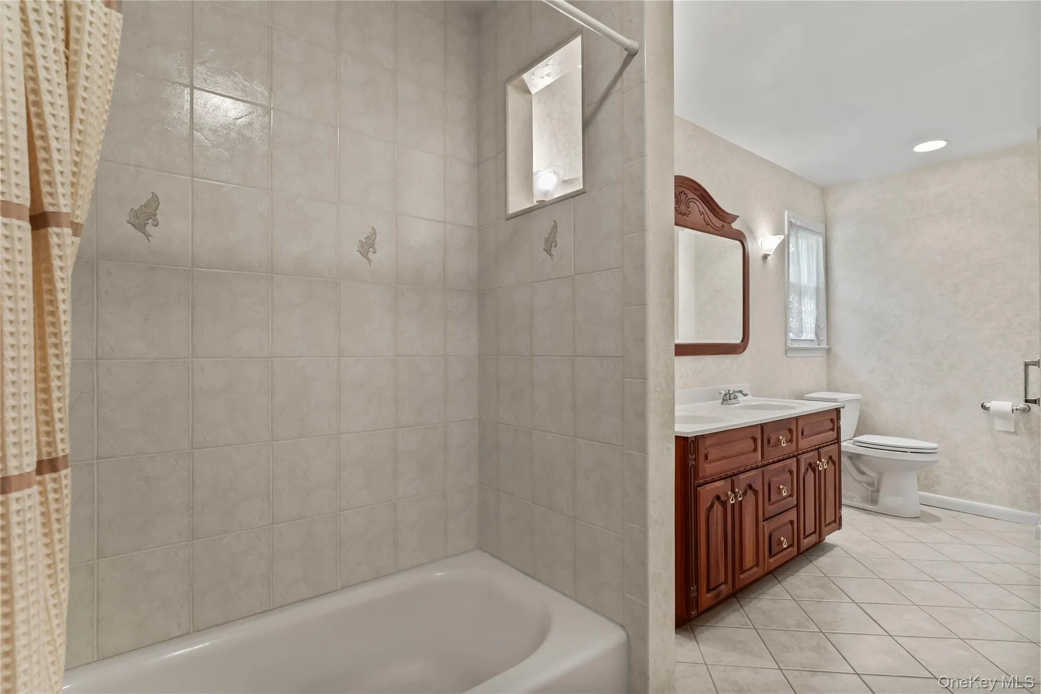 5 Daisy Court, Ramapo, NY, 6 Bedrooms Bedrooms, 11 Rooms Rooms,2 BathroomsBathrooms,Residential,For Rent,Daisy,0,1004971 5 Daisy Court, Ramapo, NY, 6 Bedrooms Bedrooms, 11 Rooms Rooms,2 BathroomsBathrooms,Residential,For Rent,Daisy,0,1004971