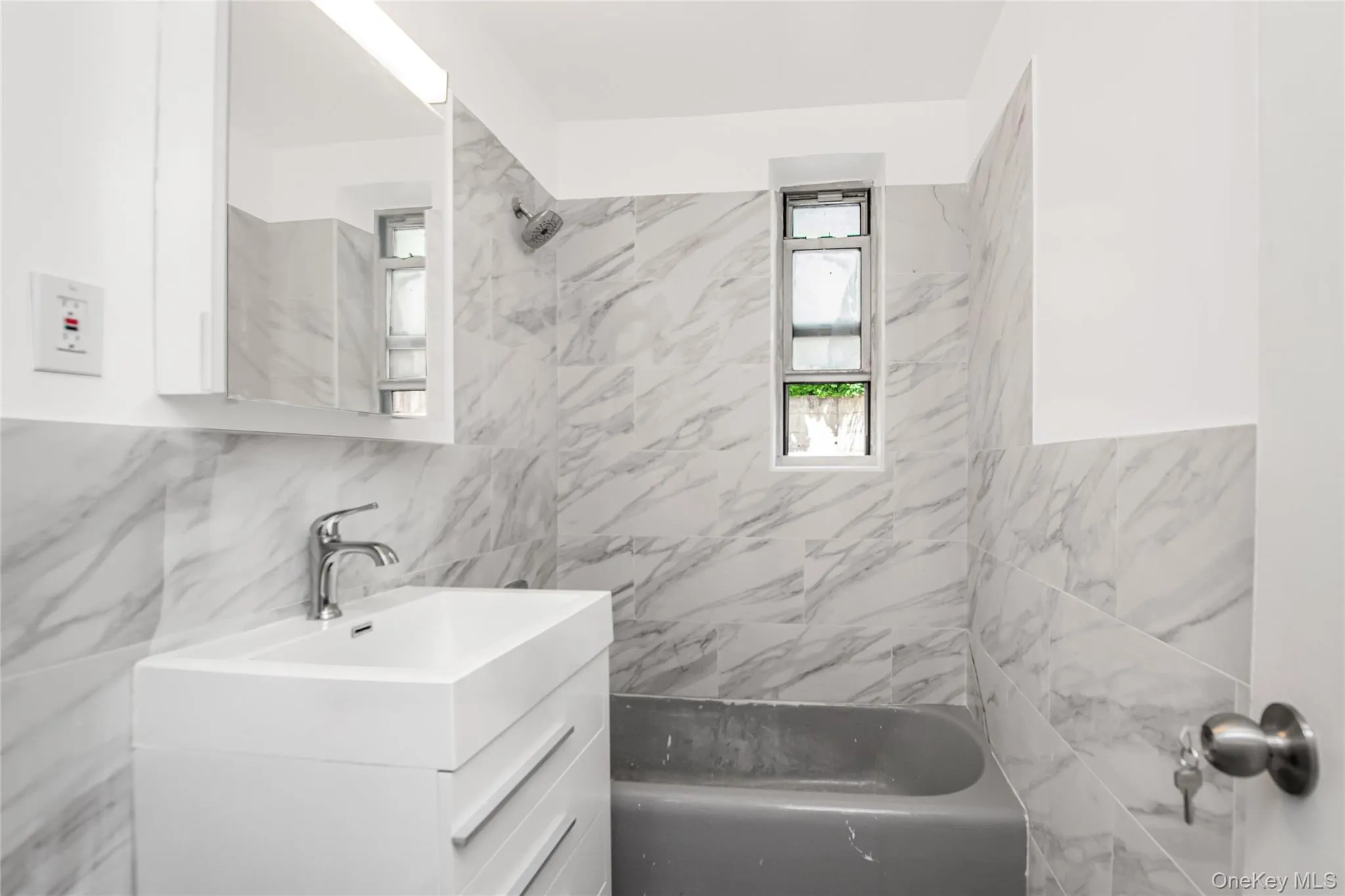 61 Bronx River Road, Yonkers, NY, 2 Bedrooms Bedrooms, 4 Rooms Rooms,1 BathroomBathrooms,Residential,For Rent,Bronx River,0,1004977 61 Bronx River Road, Yonkers, NY, 2 Bedrooms Bedrooms, 4 Rooms Rooms,1 BathroomBathrooms,Residential,For Rent,Bronx River,0,1004977