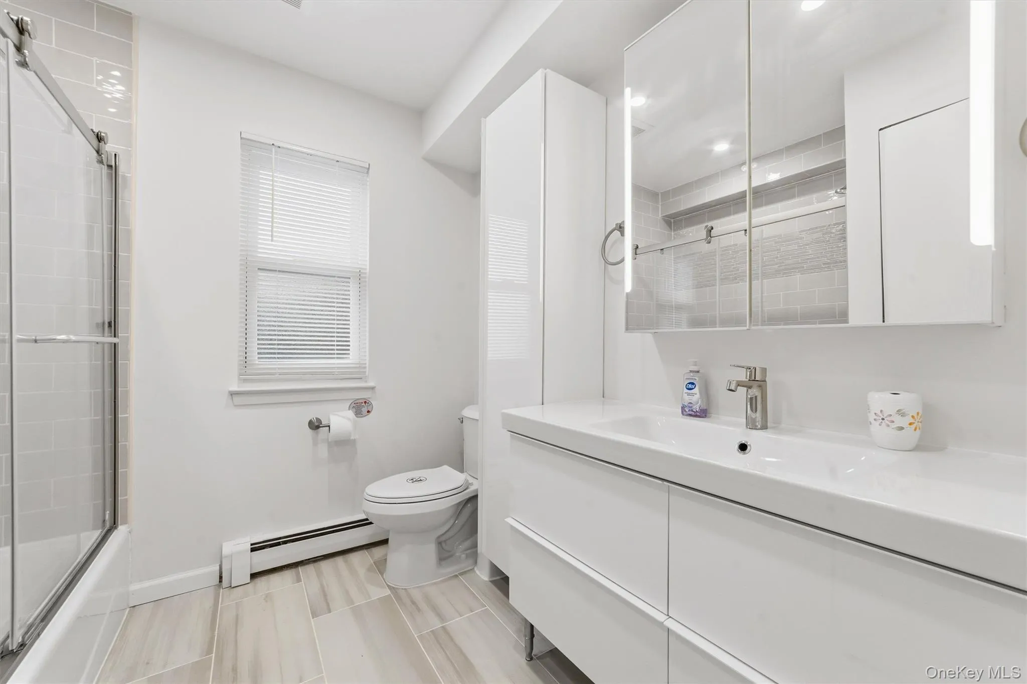 Second-floor main hallway bathroom with tub/shower, completely renovated Second-floor main hallway bathroom with tub/shower, completely renovated