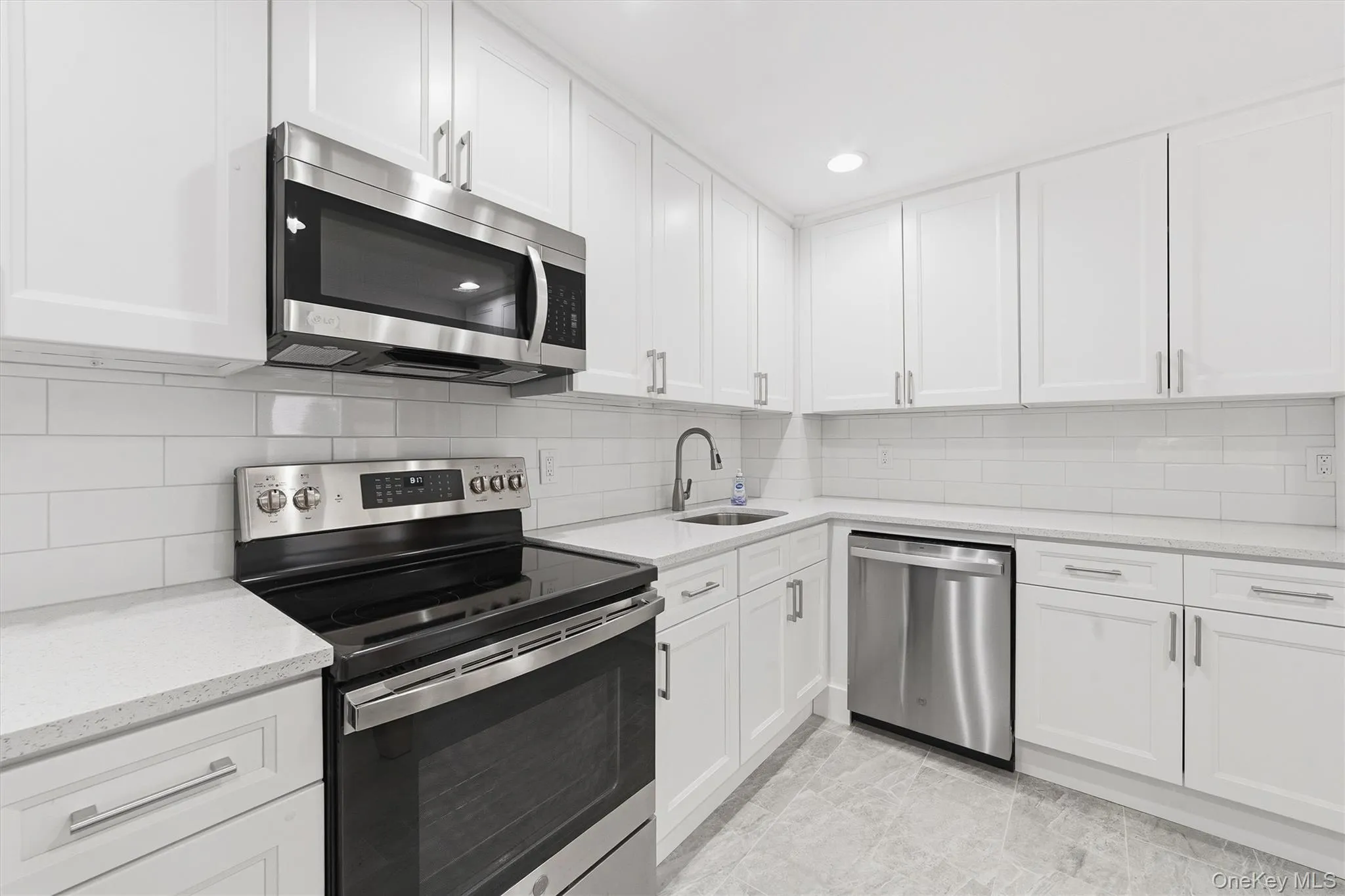 104 Ogden Avenue, Greenburgh, NY, 3 Bedrooms Bedrooms, 8 Rooms Rooms,2 BathroomsBathrooms,Residential Lease,For Rent,Ogden,0,1004978 104 Ogden Avenue, Greenburgh, NY, 3 Bedrooms Bedrooms, 8 Rooms Rooms,2 BathroomsBathrooms,Residential Lease,For Rent,Ogden,0,1004978