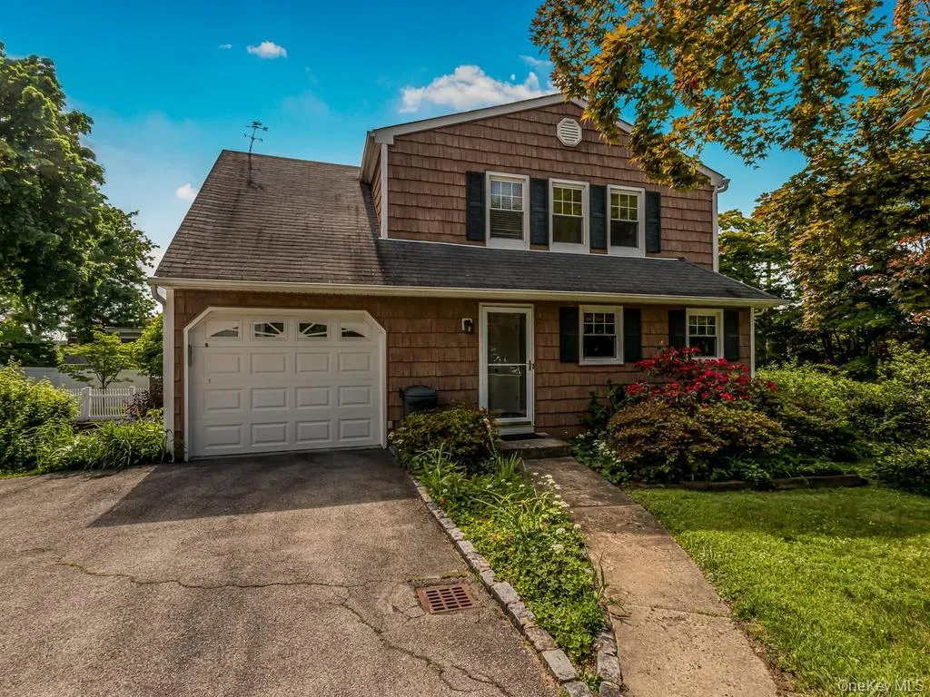 211 Warren Avenue, Mount Pleasant, NY, 4 Bedrooms Bedrooms, 8 Rooms Rooms,1 BathroomBathrooms,Residential,For Rent,Warren,0,1004980 211 Warren Avenue, Mount Pleasant, NY, 4 Bedrooms Bedrooms, 8 Rooms Rooms,1 BathroomBathrooms,Residential,For Rent,Warren,0,1004980
