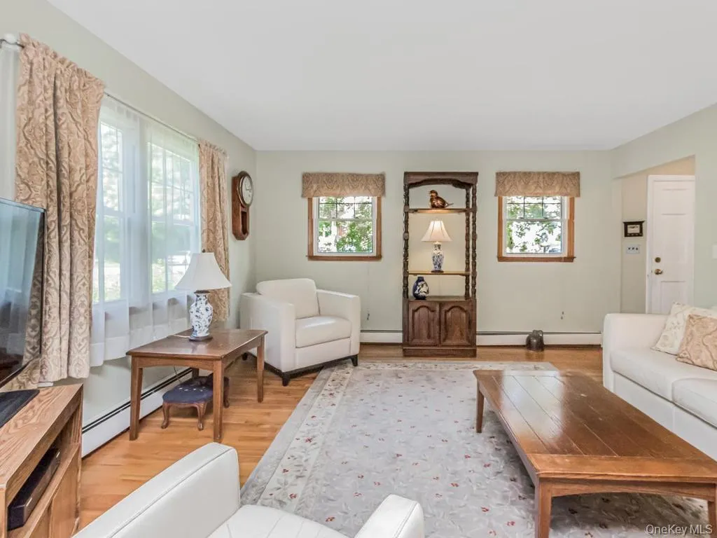 211 Warren Avenue, Mount Pleasant, NY, 4 Bedrooms Bedrooms, 8 Rooms Rooms,1 BathroomBathrooms,Residential,For Rent,Warren,0,1004980 211 Warren Avenue, Mount Pleasant, NY, 4 Bedrooms Bedrooms, 8 Rooms Rooms,1 BathroomBathrooms,Residential,For Rent,Warren,0,1004980