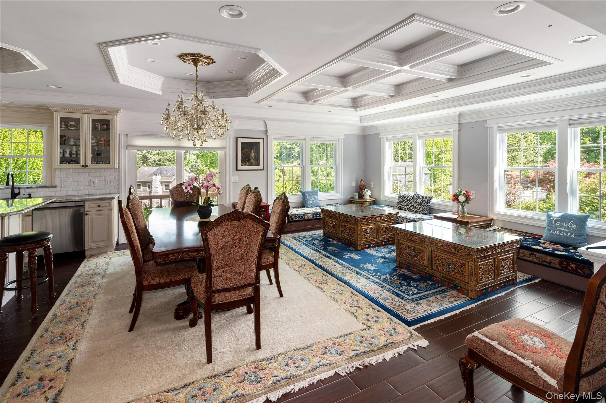 Dining Area Dining Area