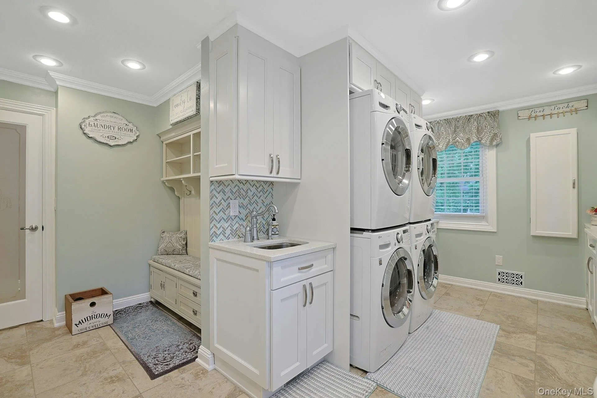 8 Dunmore Road, Clarkstown, NY, 5 Bedrooms Bedrooms, 11 Rooms Rooms,3 BathroomsBathrooms,Residential,For Rent,Dunmore,0,1004983 8 Dunmore Road, Clarkstown, NY, 5 Bedrooms Bedrooms, 11 Rooms Rooms,3 BathroomsBathrooms,Residential,For Rent,Dunmore,0,1004983