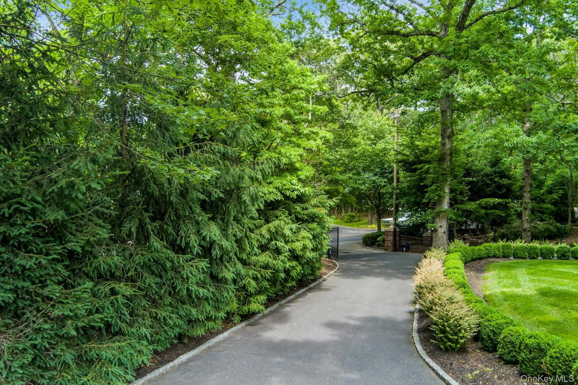 98 Cliff Road, Brookhaven, NY, 5 Bedrooms Bedrooms, 14 Rooms Rooms,7 BathroomsBathrooms,Residential,For Rent,Cliff,0,1004985 98 Cliff Road, Brookhaven, NY, 5 Bedrooms Bedrooms, 14 Rooms Rooms,7 BathroomsBathrooms,Residential,For Rent,Cliff,0,1004985