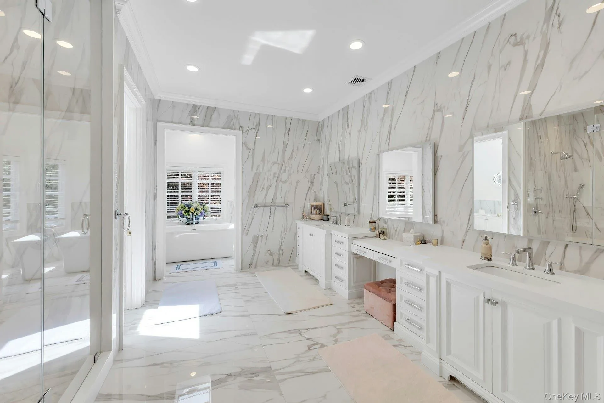 98 Cliff Road, Brookhaven, NY, 5 Bedrooms Bedrooms, 14 Rooms Rooms,7 BathroomsBathrooms,Residential,For Rent,Cliff,0,1004985 98 Cliff Road, Brookhaven, NY, 5 Bedrooms Bedrooms, 14 Rooms Rooms,7 BathroomsBathrooms,Residential,For Rent,Cliff,0,1004985